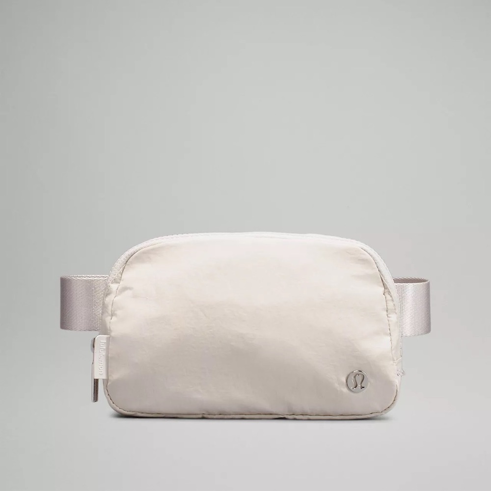 NWT LULULEMON Everywhere Belt Bag in White Opal